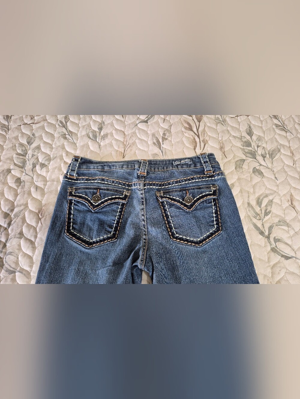 ZCO Premium Juniors's Straight Leg Jeans in Medium Blue Wash - Picture 9 of 10